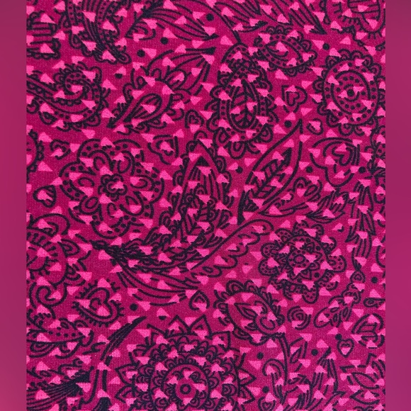 Lularoe Woman’s Medium Tee T Shirt Burgundy Pink Paisley Floral High Low - Picture 9 of 12